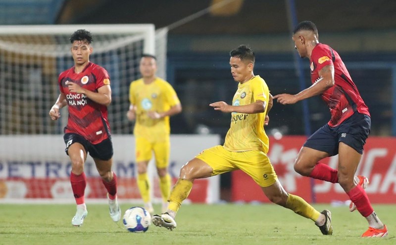 Tình hình lực lượng